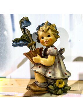Goebel Hummel Garden Gift Vintage Figurine 619 TMK 8 First Issue From 2004